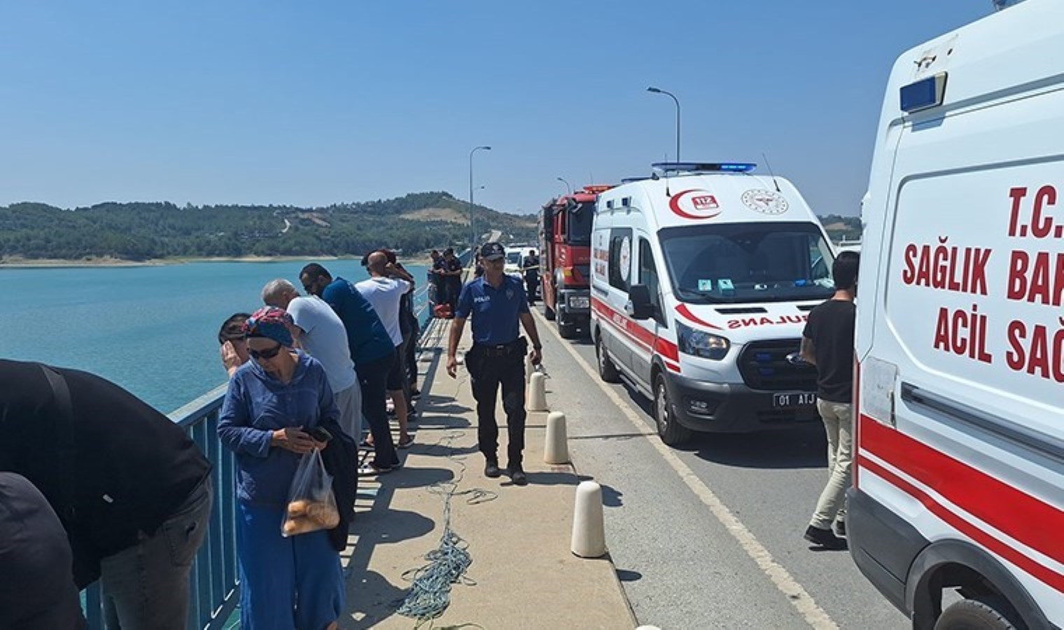 Adana’da otomobil göle düştü: 2’si çocuk 4 kişi kayıp
